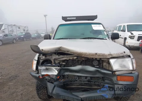1997 Toyota 4Runner z USA, uszkodzony, nr VIN JT3HM84R8V0021320